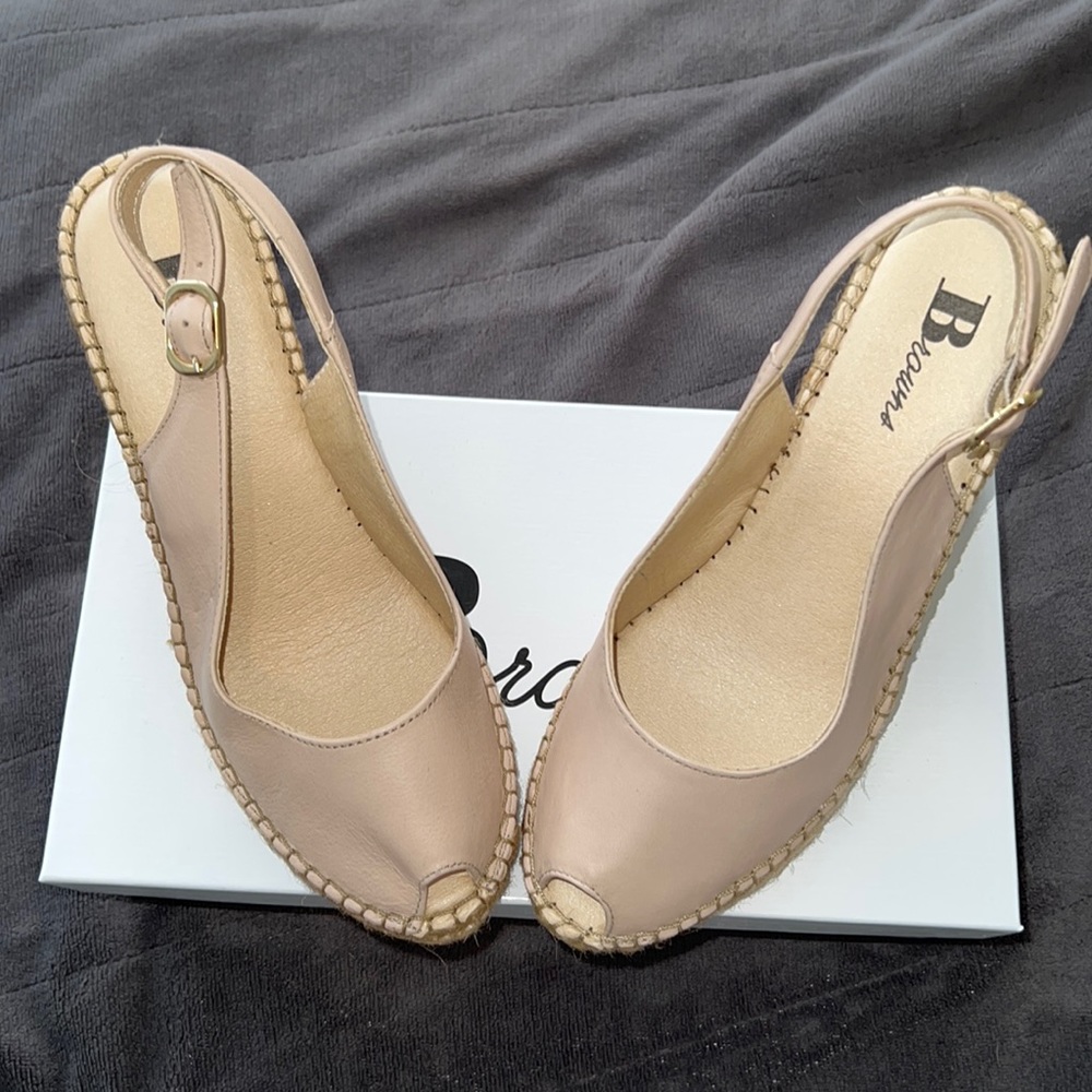 PINK SANDALS